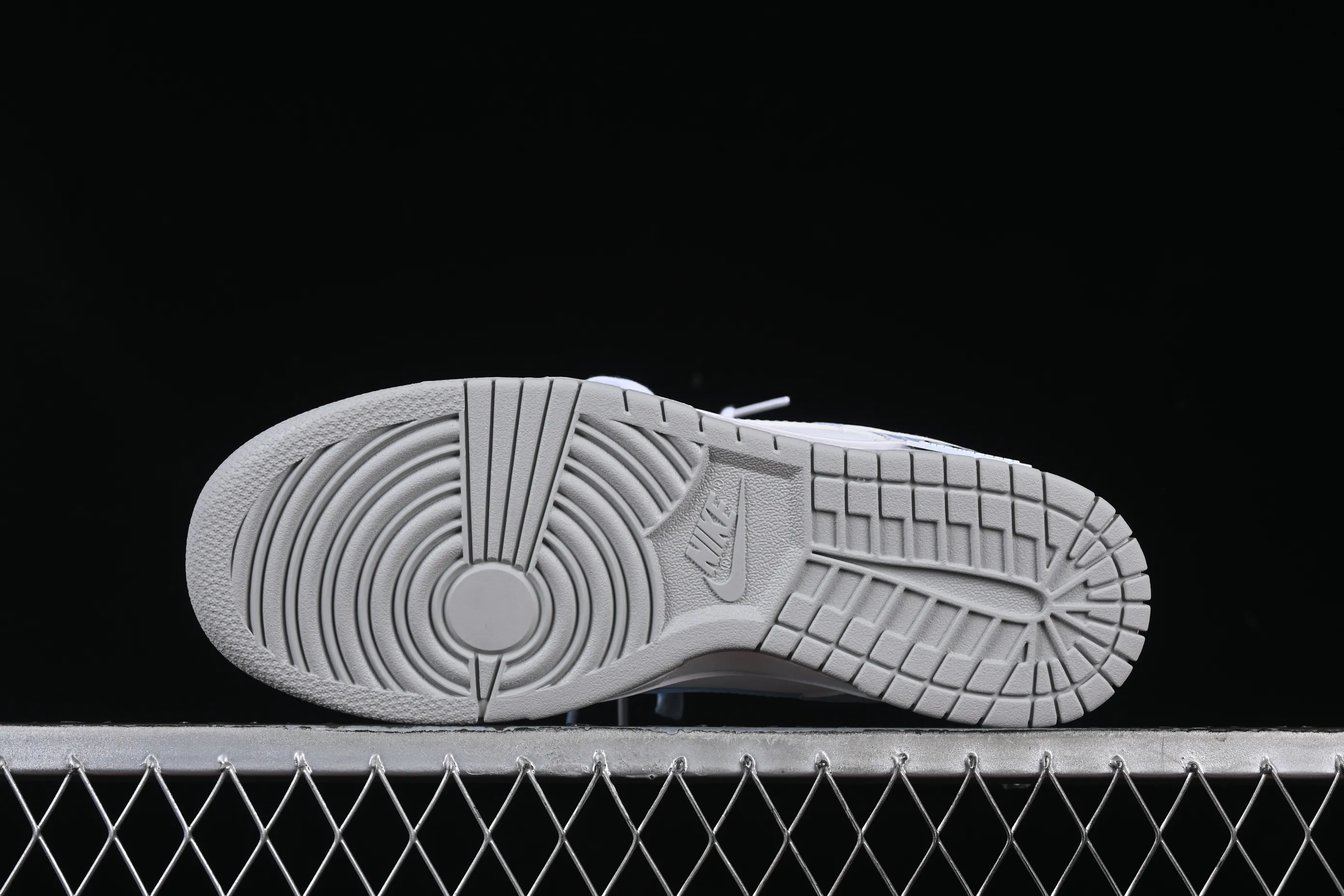 All Categories Nk SB Dunk Series Nk SB Dunk Low Low-top sneakers Nk Dunk CNY Year of the Snake Steam Puppet New Chinese style Chinese style gift box Pearl of the Snake Low-top casual sneakers DD1391-103